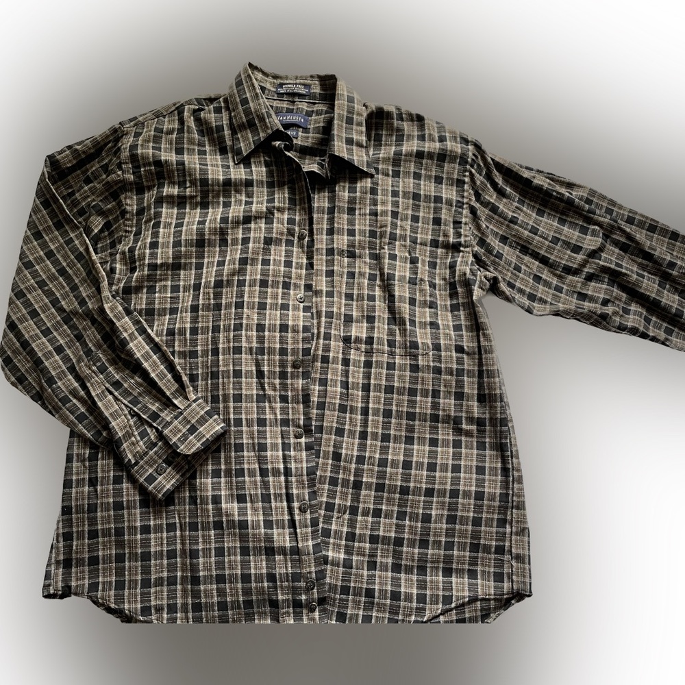 Van Heusen Men’s Medium Dress Shirt